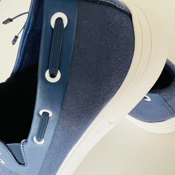 LAND'S END Women's "Regiment" Slip-On Boat Shoes NWOT 9 1/2 B - Picture 2 of 10